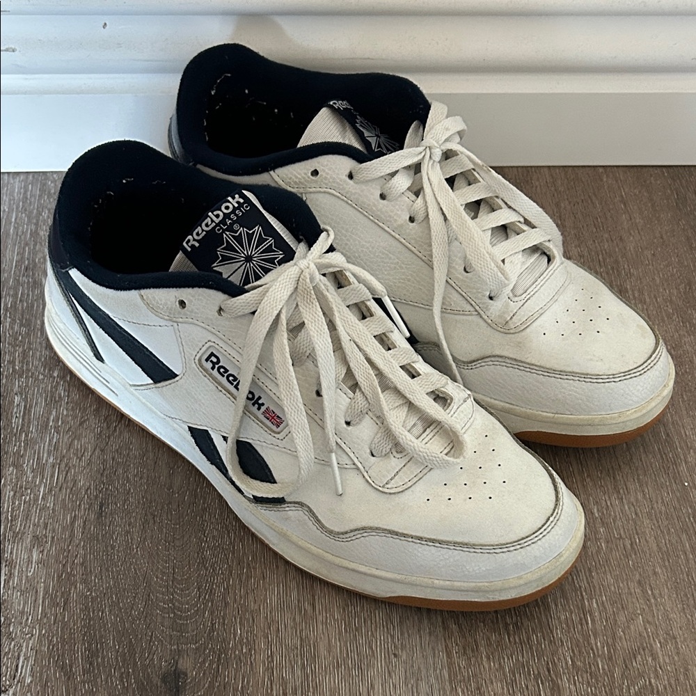 Reebok Men's White and Navy Sneakers